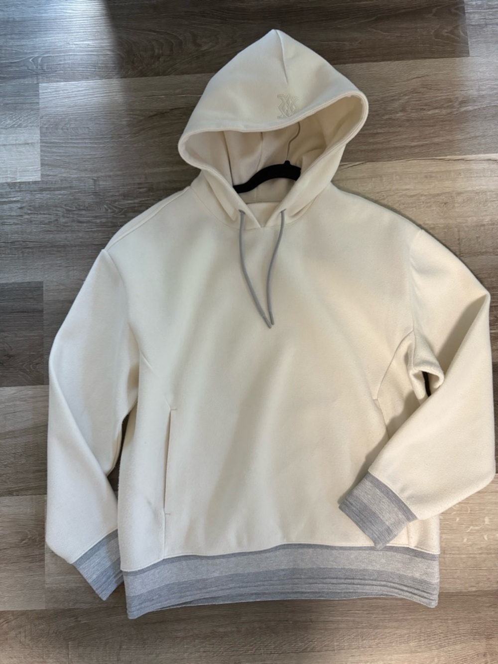 Express off-white cream colored Hoodie men’s medium